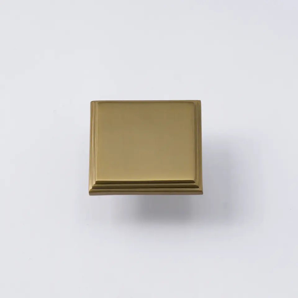 Vista D’oro Arch Düğme Kulp Saten Sarı