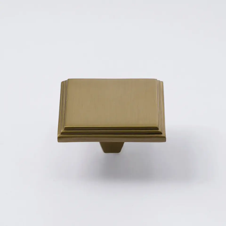 Vista D’oro Arch Düğme Kulp Saten Sarı