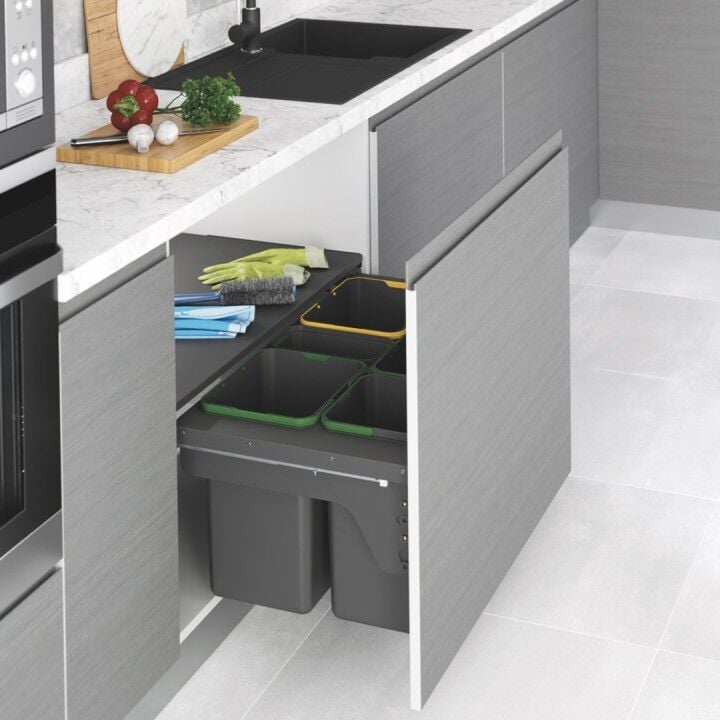 Kapağa Monte Çöp Kovası Frenli 900 mm