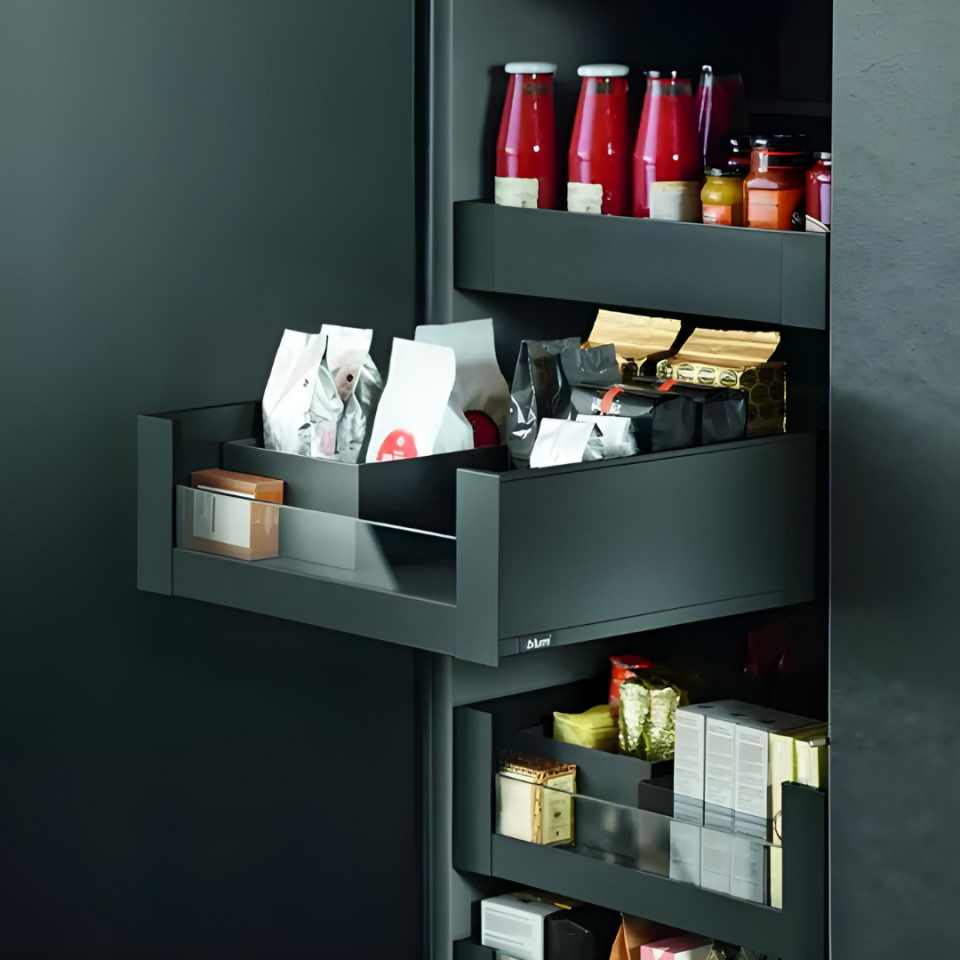 Blum Legrabox Pure C Önü Camlı İç Çekmece 70 Kg Blumotion Karbon Siyah