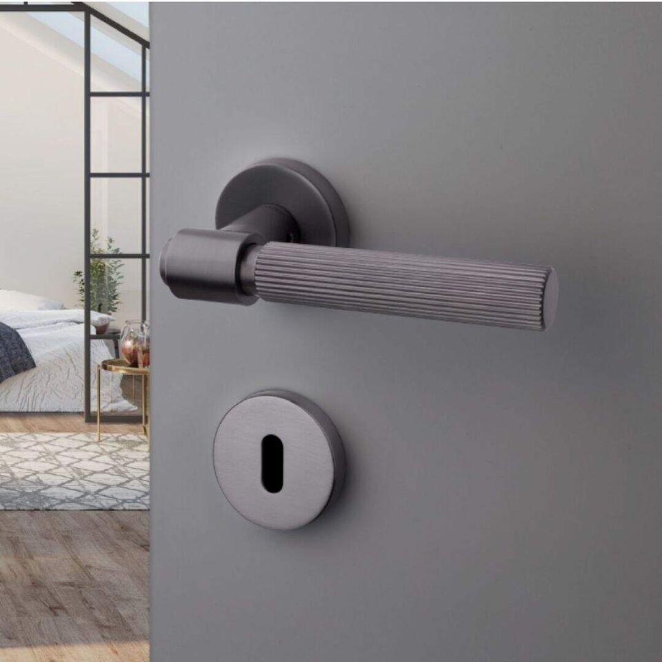 System AXES-L Rozetli Kapı Kolu Füme Renk (HA213RO12 BBN)