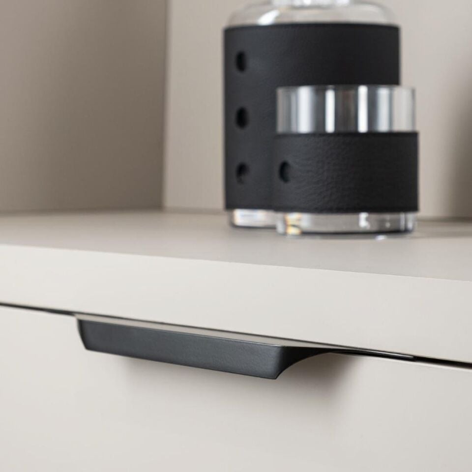 System 8900 Siyah Renk Entegre Kulp