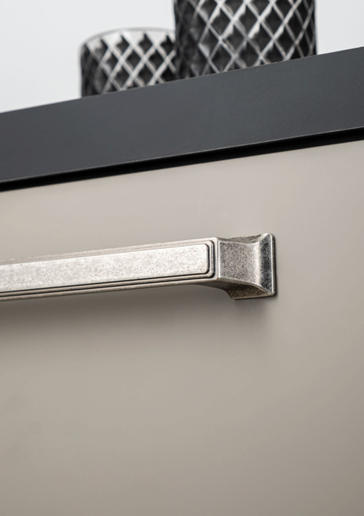 SYSTEM 4235 Antik Gümüş Renk Klasik Kulp