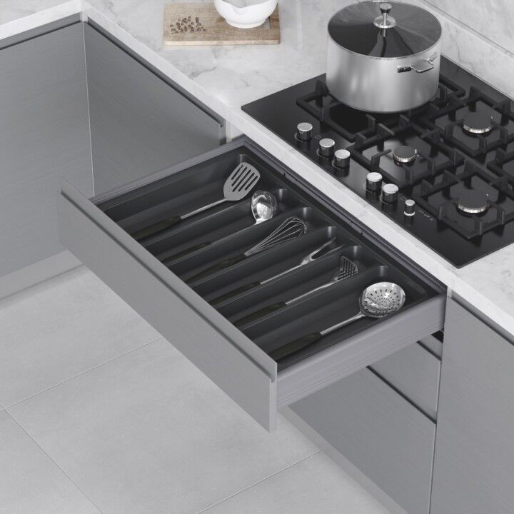 Plastik Kepçelik 700 mm