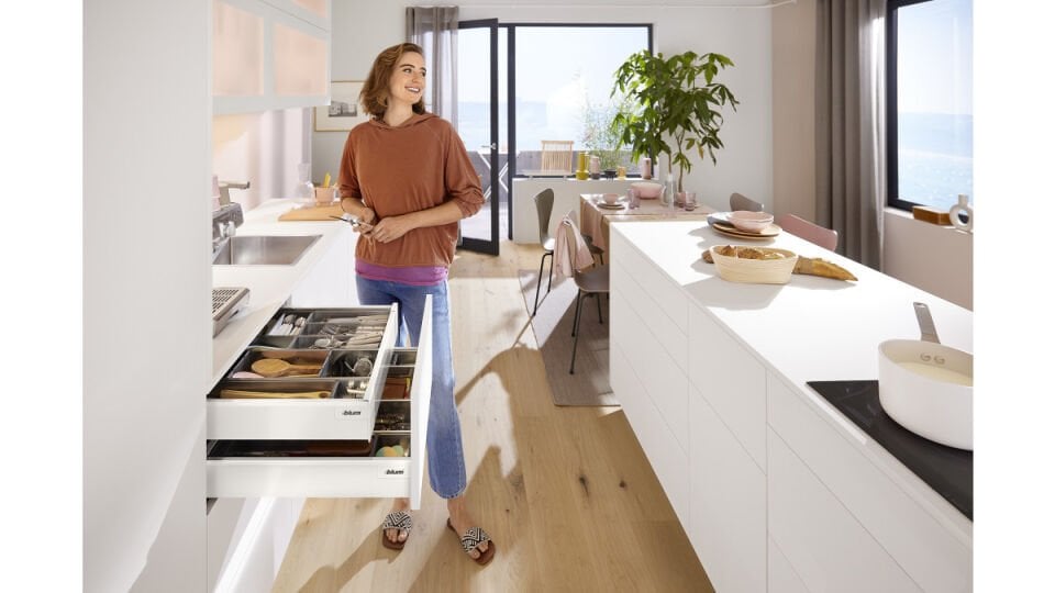 Blum Tandembox Antaro M Bordürsüz 30 Kg Blumotion İpek Beyazı