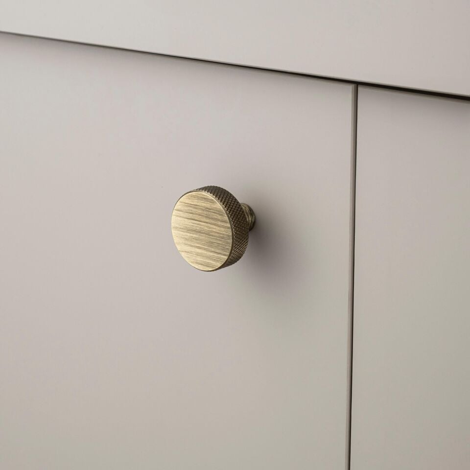 System 32 mm Antik Renk Düğme Kulp (SY1980 0032 ABM)