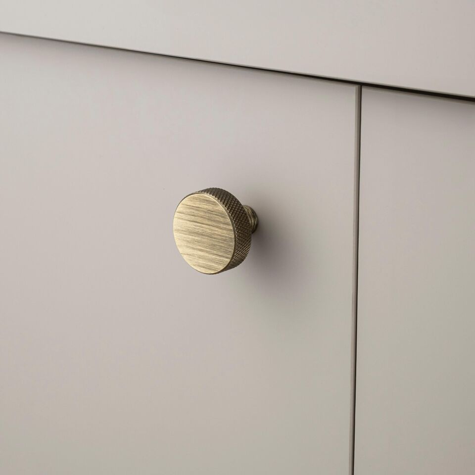 System 1980 Antik Saten Düğme Kulp 32 mm